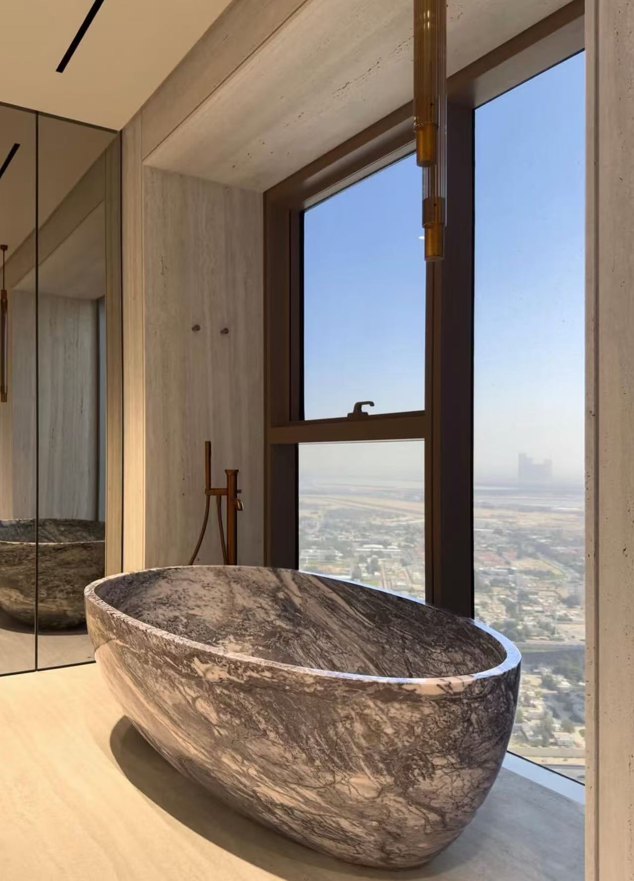 6carved marble bathtub​
