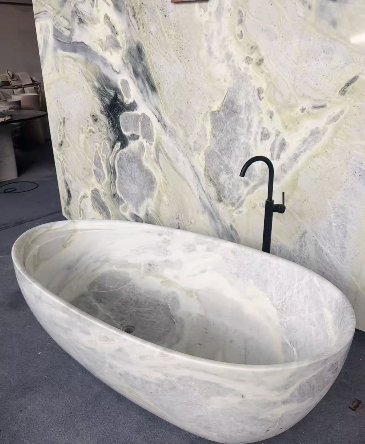 luxury marble bathtub​