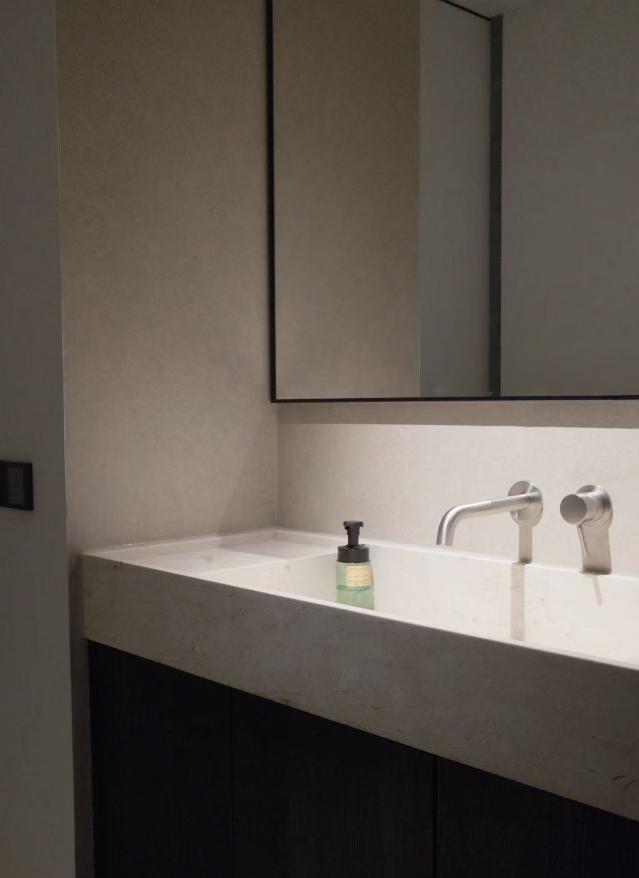 limestone sink bathroom