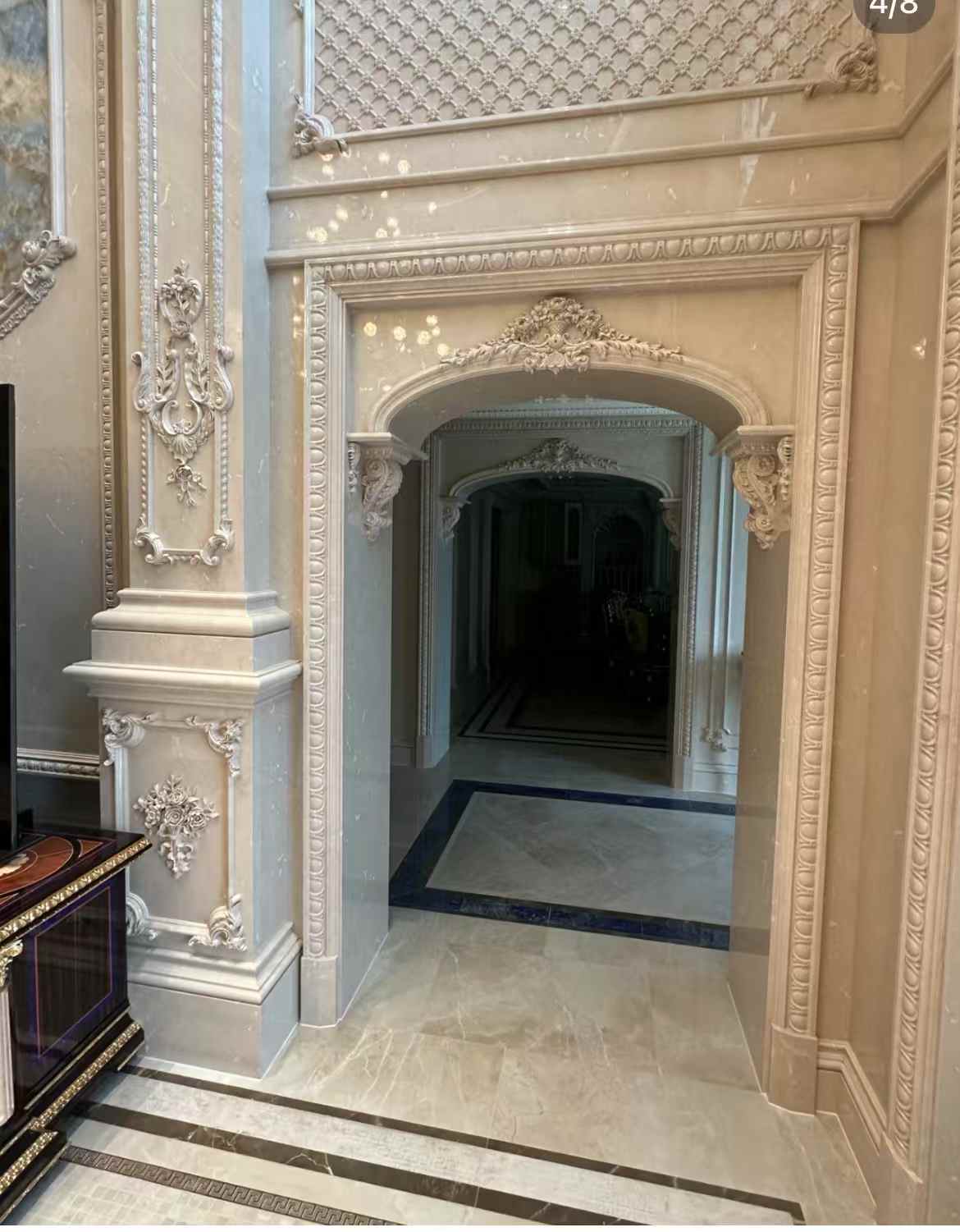 Beige Marble Door Achitrave