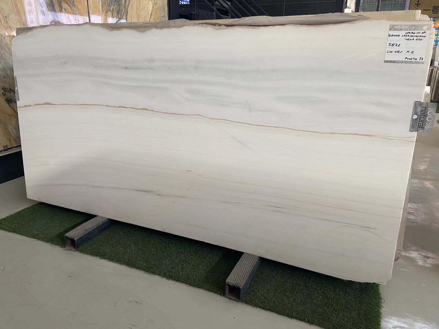 Bianco Lasa Vena Oro Marble slabs