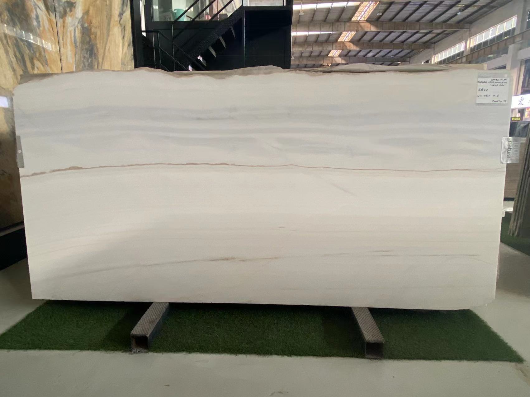 Bianco Lasa Vena Oro Marble