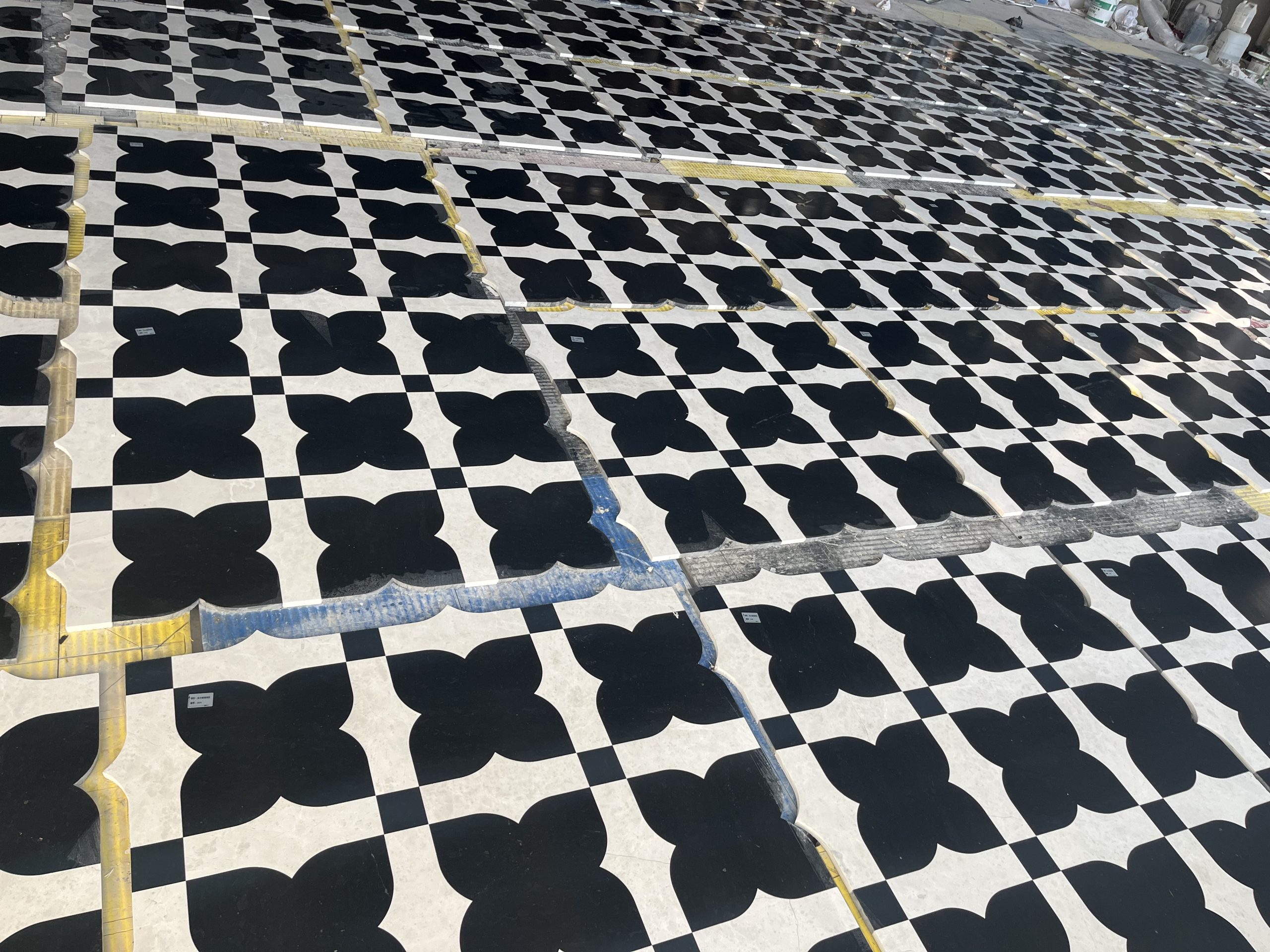 Black and White Waterjet Marble Tiles