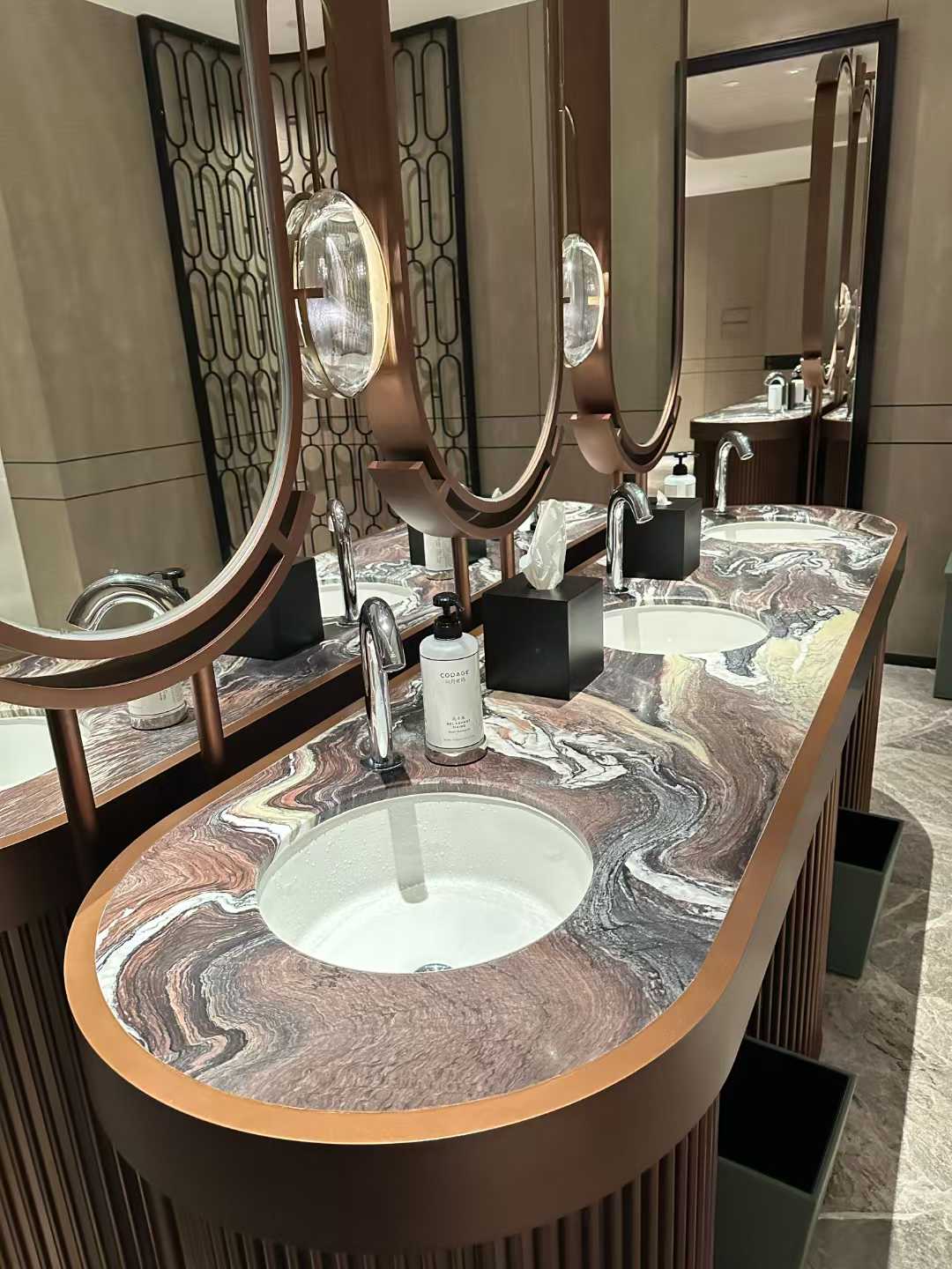 Cipollion Ondulato Quartzite bathroom vanitytops