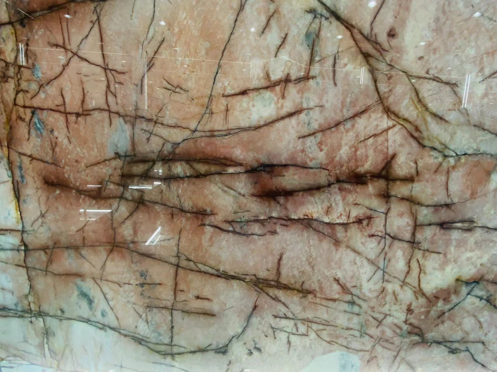 Cosmopolitan Quartzite