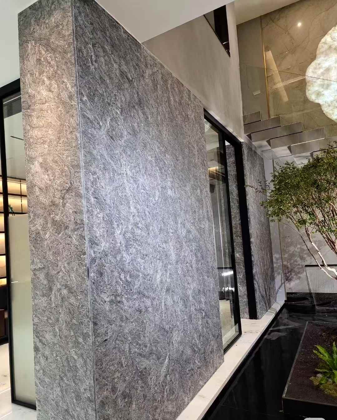 Metallicus granite walls