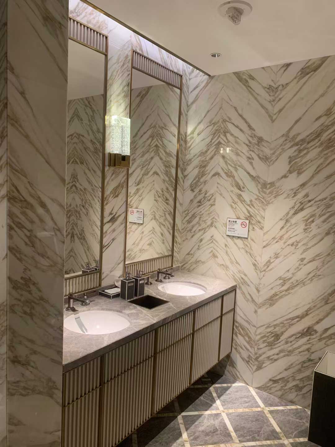 calacatta gold marble countertop