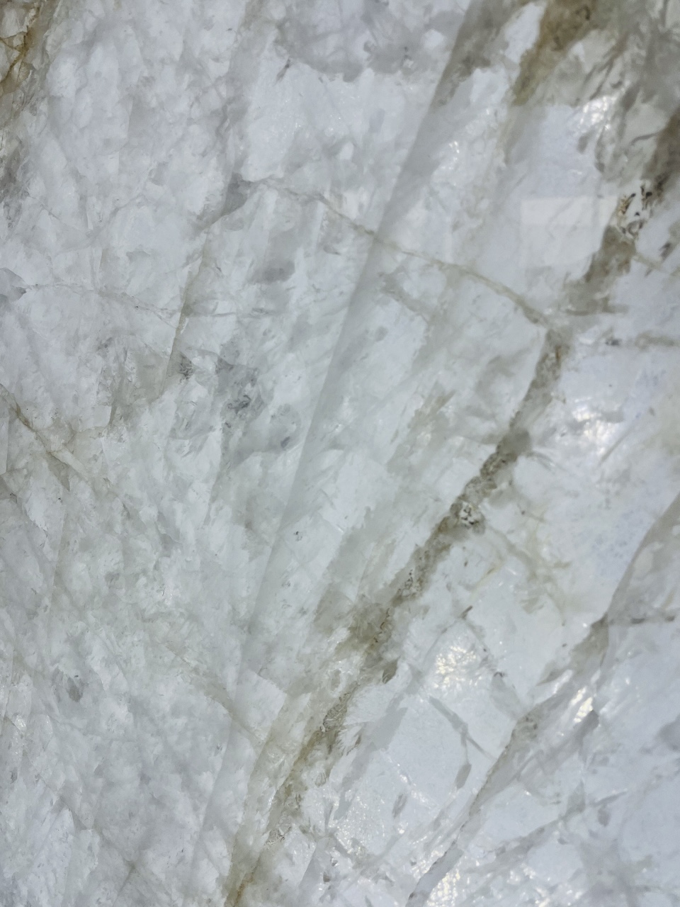 cristallo quartzite countertops