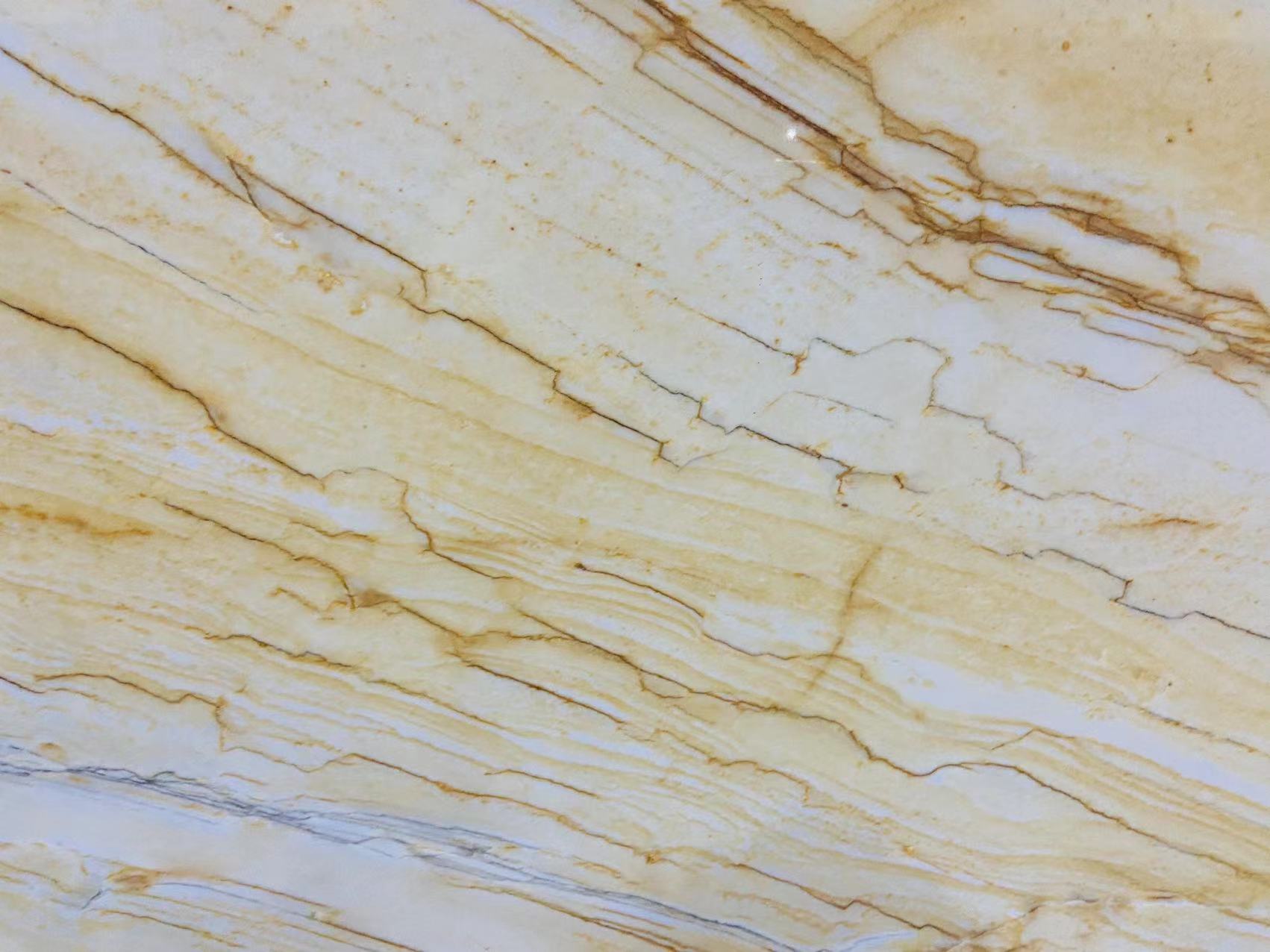 Gold Macaubas Quartzite