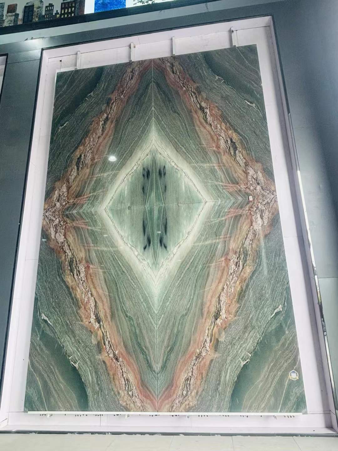 maestro quartzite diamond bookmatched slabs