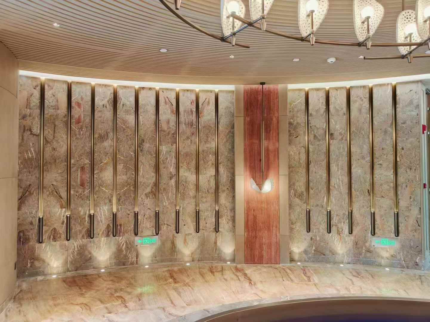 nacarado quartzite walls