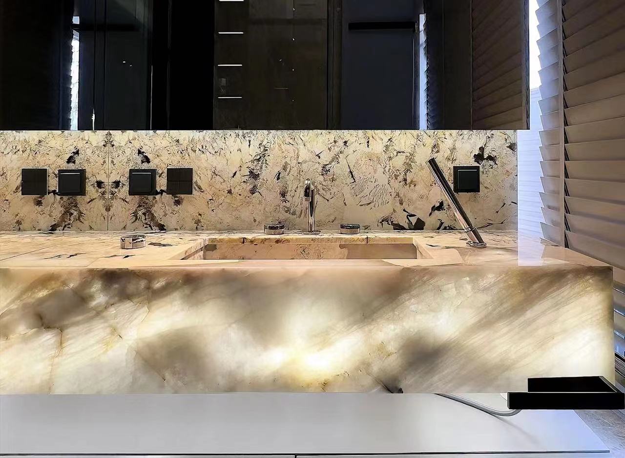 patagonia quartzite backliting