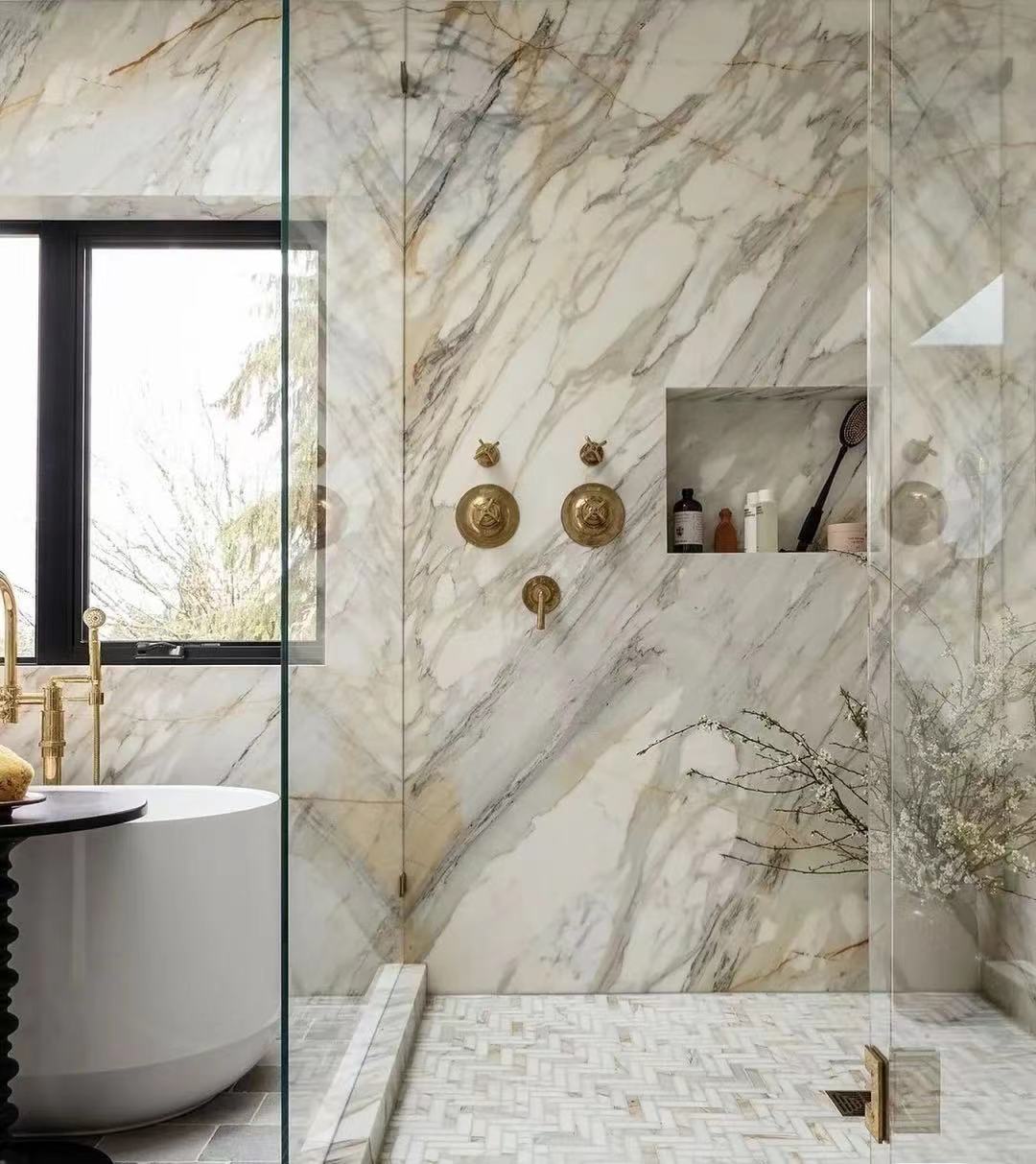 sinuous calacatta gold marble mosaic floorings