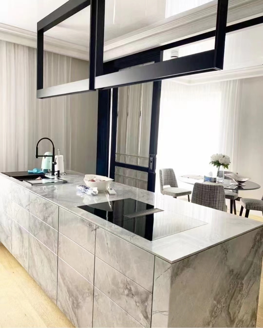 super white quartzite countertops​