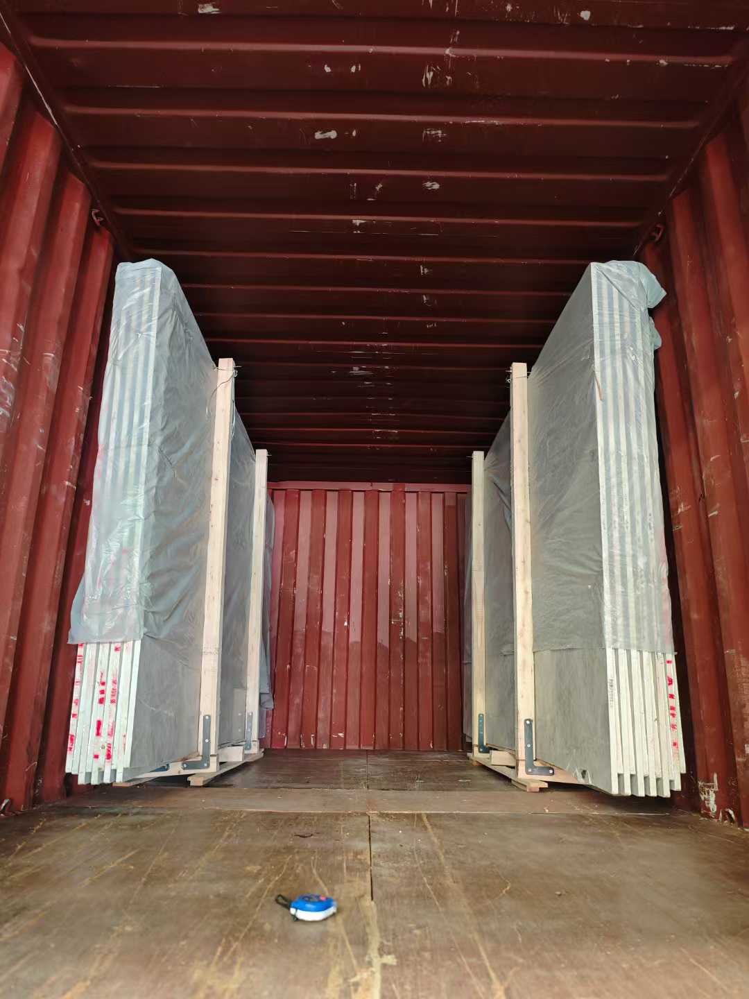 taj mahal quartzite slabs loaded