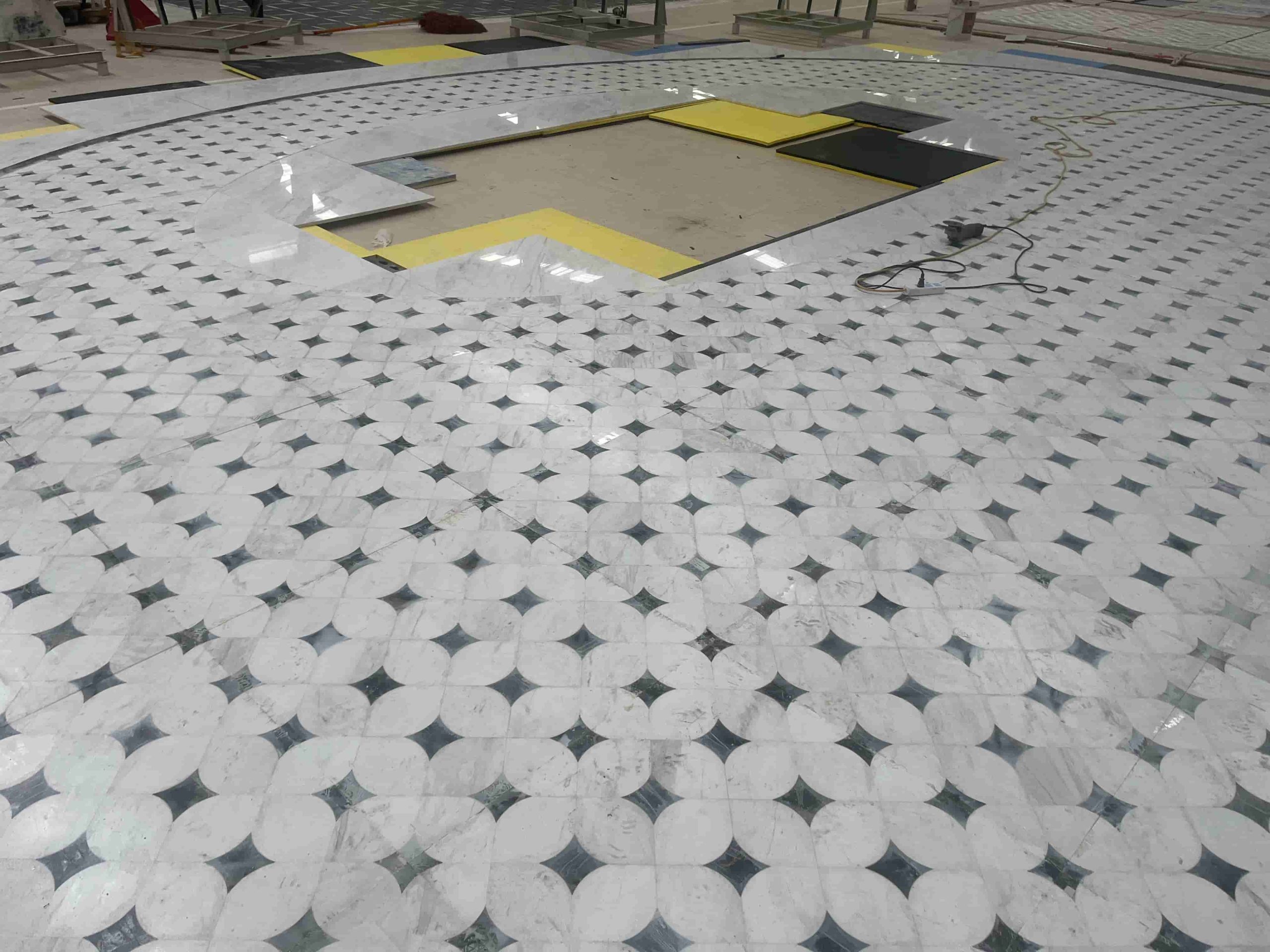 White And Black Marble Waterjet Medallions Tiles