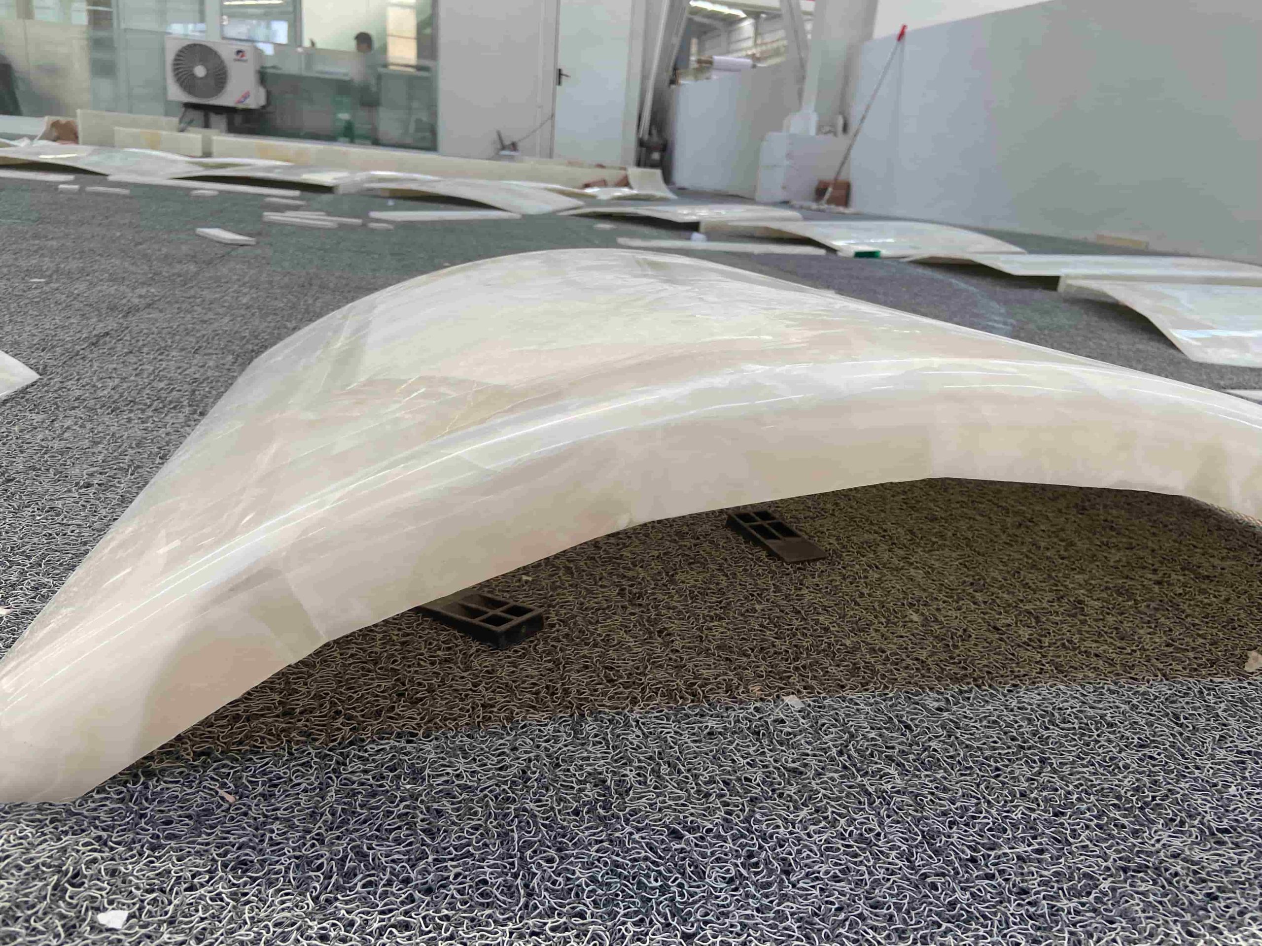 Curved White Onyx Wall Tiles