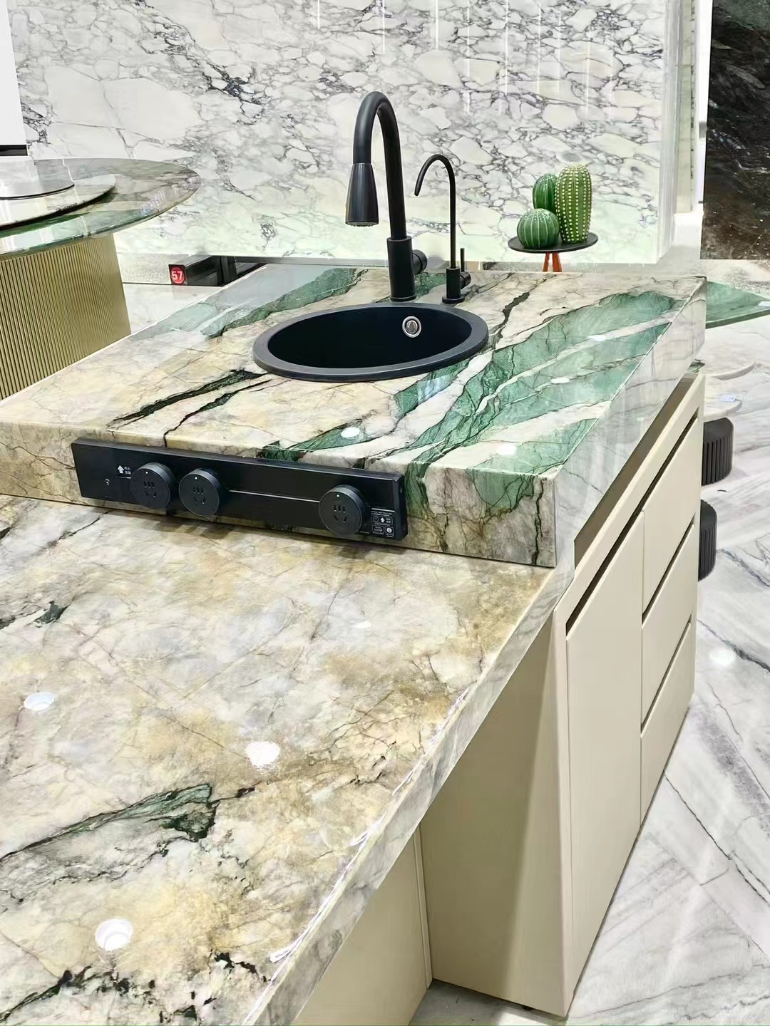 Patagonia Green Granite Backlit Island