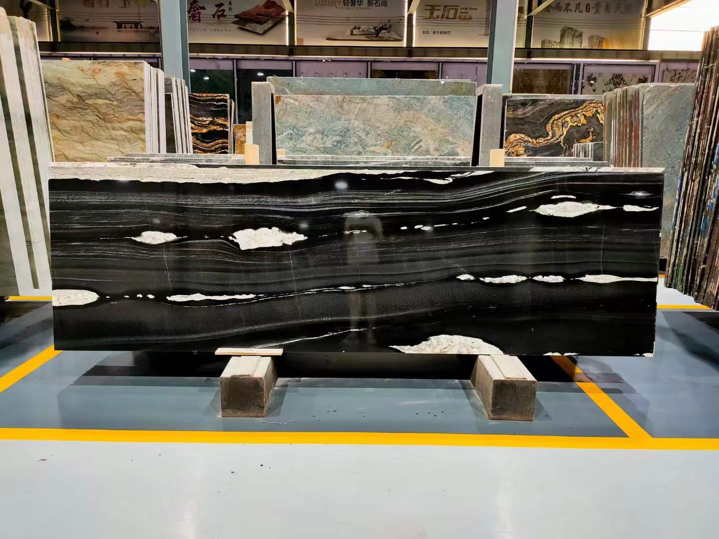 Copacabana Black Quartzite big slabs